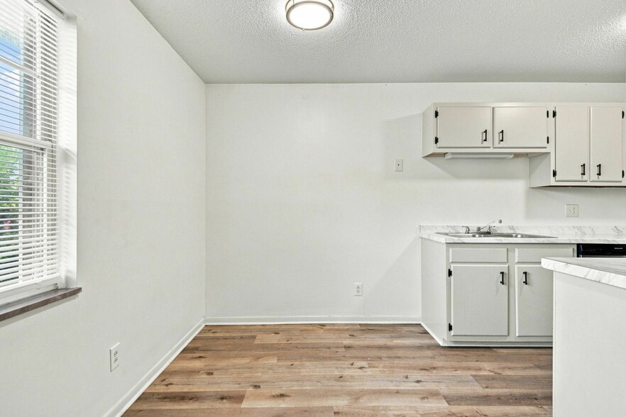 More Photos Of 706 E Inskip Dr, Knoxville Apartments For Sale