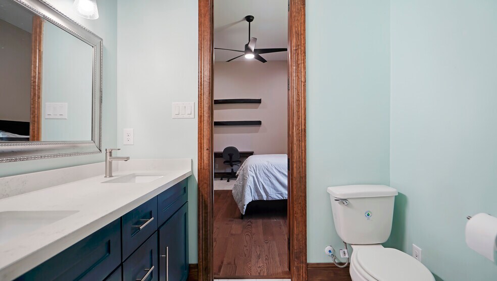 More Photos Of 10511 W Hidden Lake Ln, Richmond Specialty For Sale