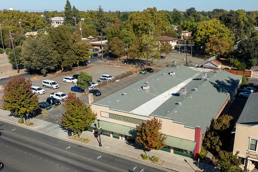 More Photos Of 917 Main St, Woodland Freestanding For Sale