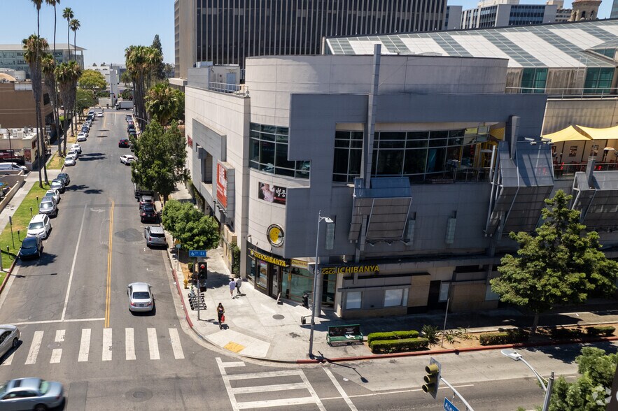 More Photos Of 3500 W 6th St, Los Angeles Storefront For Lease