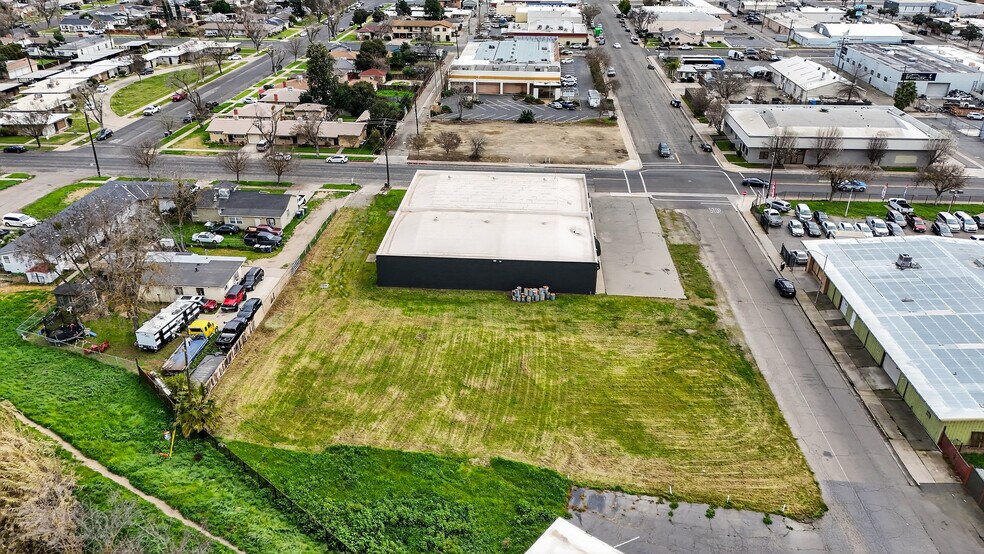 More Photos Of 1505-1507 W 18th St, Merced Warehouse For Lease