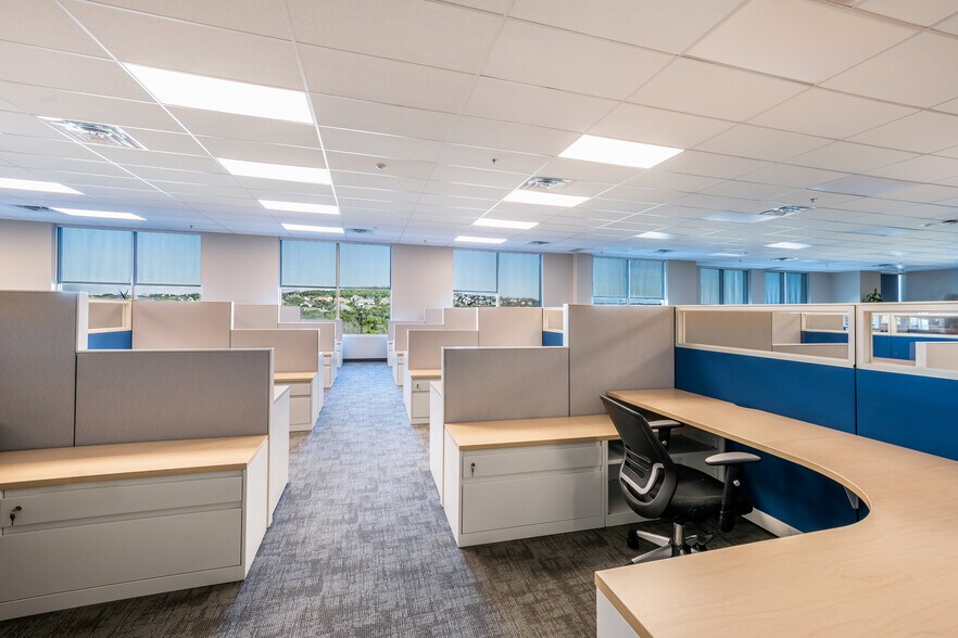 More Photos Of 3239 N Loop 1604, San Antonio Office For Sale