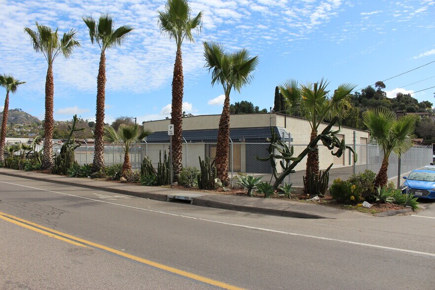 More Photos Of 3737 Bancroft Dr, Spring Valley Industrial For Lease