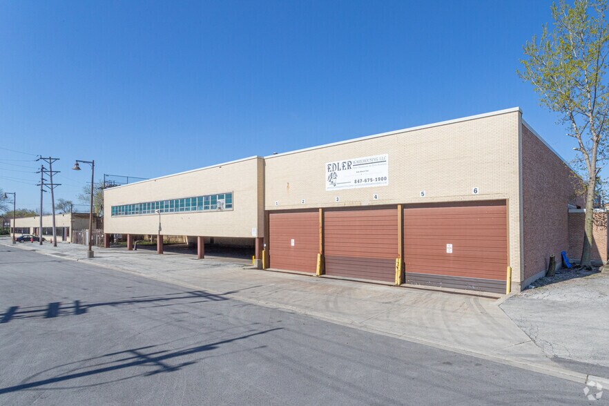 More Photos Of 3600-3690 W Pratt Ave, Lincolnwood Manufacturing For Lease