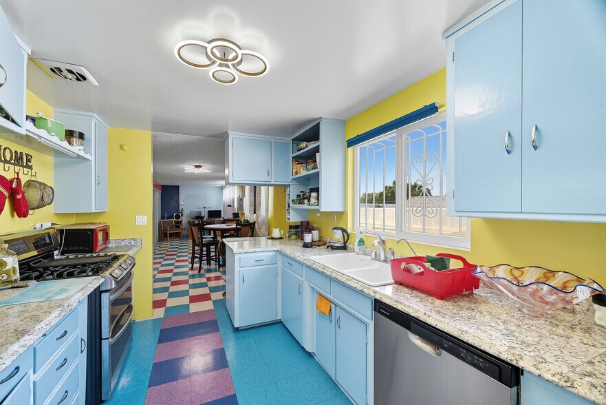 More Photos Of 1696 Centinela Ave, Inglewood Storefront Retail Residential For Sale