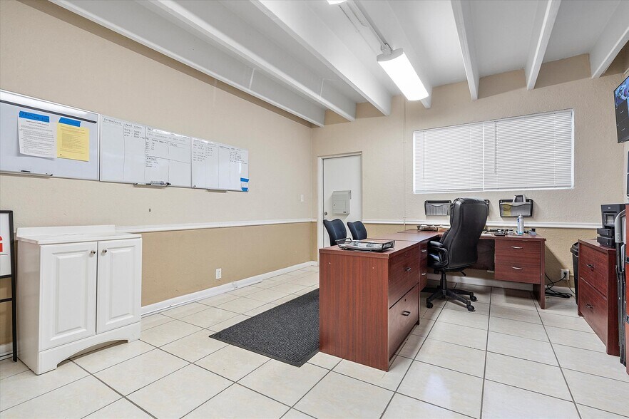 More Photos Of 901-951 NW 8th Ave, Pompano Beach Apartments For Sale