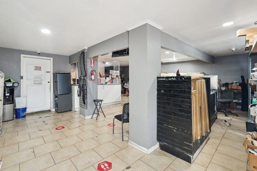 More Photos Of 10240 Atlantic Ave, South Gate Storefront For Sale