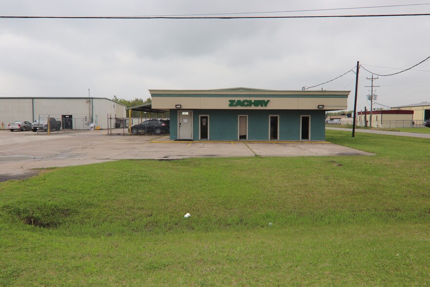 More Photos Of 12841 Highway 90, Beaumont Warehouse For Lease