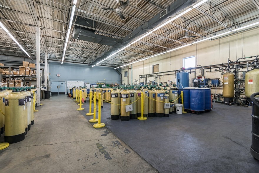 More Photos Of 160 Stedman St, Lowell Warehouse For Lease