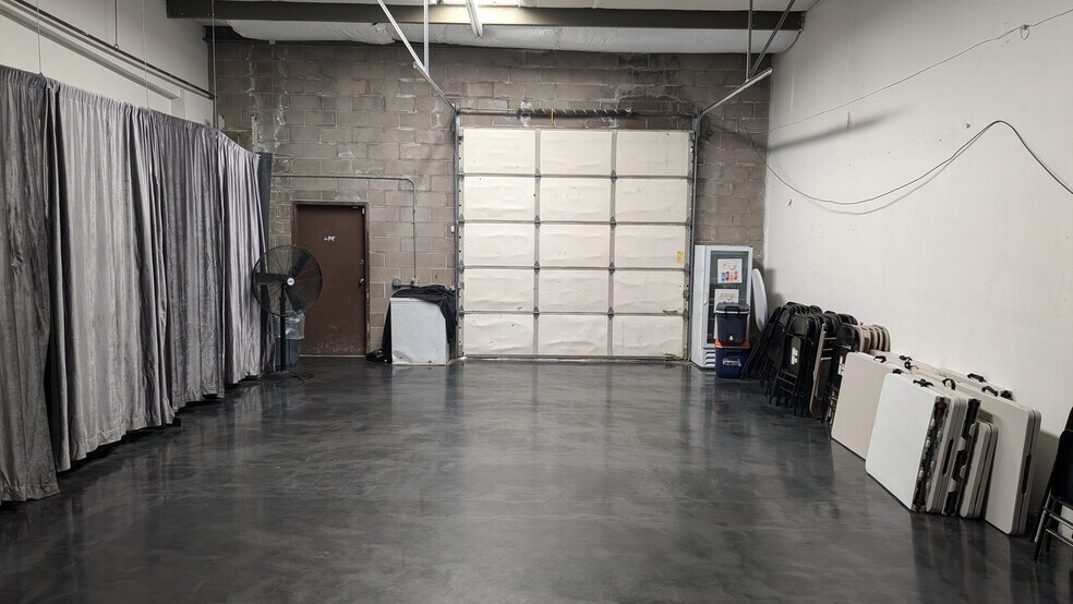 More Photos Of 2200 Chambers Rd, Aurora Warehouse For Lease