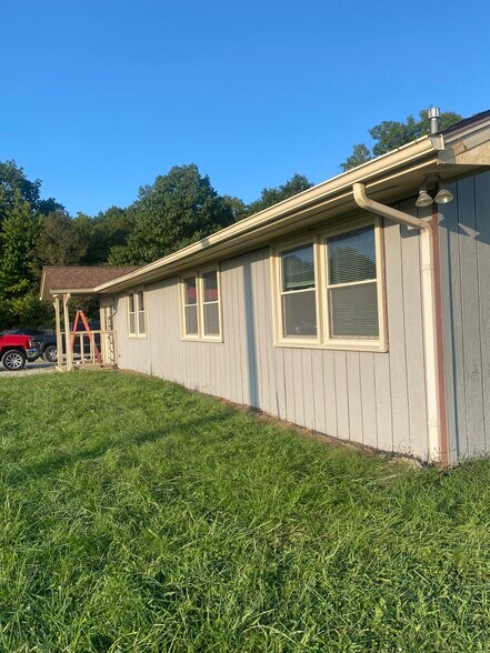 More Photos Of 451 North Dr, Hopkinsville Warehouse For Lease