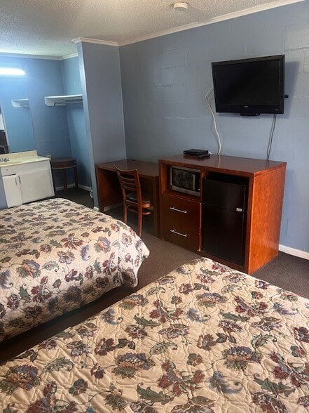 More Photos Of 281 Highway 11 and 80, Meridian Hotel For Sale