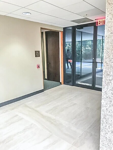 More Photos Of 2202 Timberloch Pl, The Woodlands Office For Lease