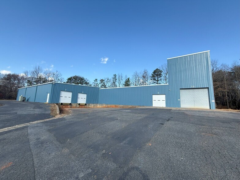 More Photos Of 144 Industrial Dr, Forest City Warehouse For Lease