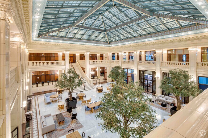 More Photos Of 224 S Michigan Ave, Chicago Office For Lease