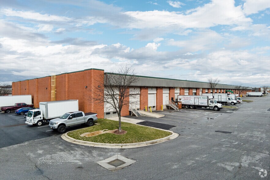 More Photos Of 3341 75th Ave, Landover Warehouse For Lease