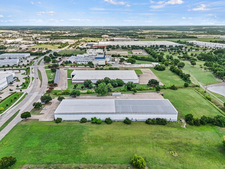 More Photos Of 2140 N Redbud Blvd, McKinney Warehouse For Lease