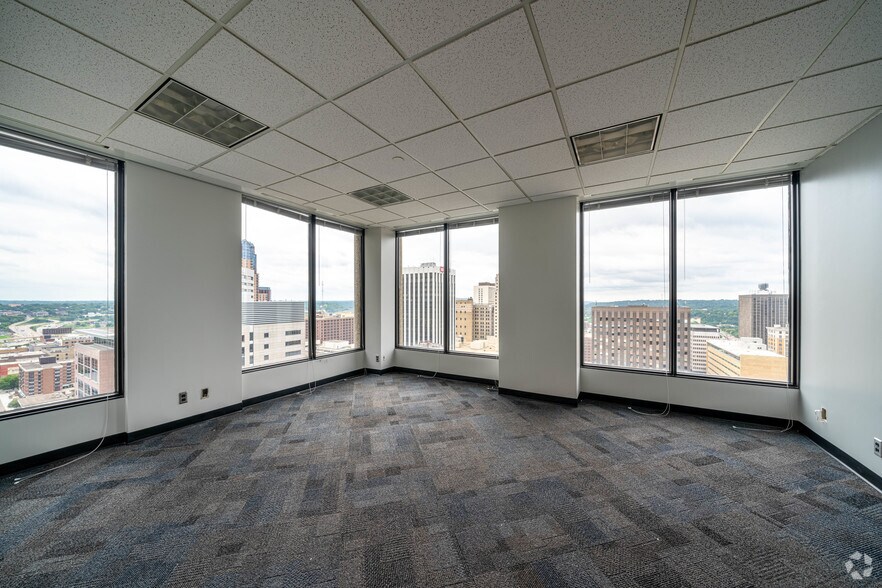 Photo of 20th Floor Ste 2000