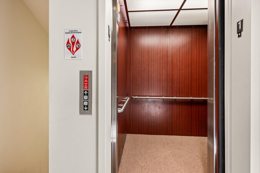 More Photos Of 122 W Main St, Aspen Office Residential For Sale