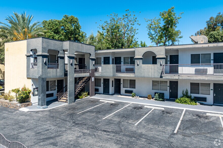 More Photos Of 400 S Arroyo Pky, Pasadena Hotel For Sale