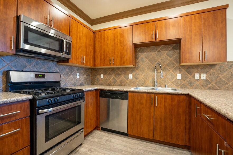 More Photos Of 7203 Rubio Ave, Lake Balboa Apartments For Sale