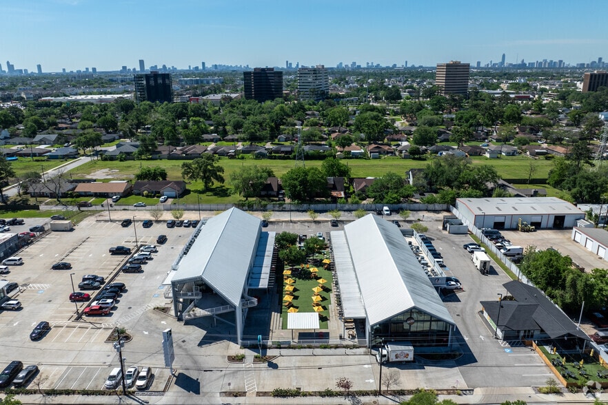 More Photos Of 1225 W 34th St, Houston Unknown For Lease