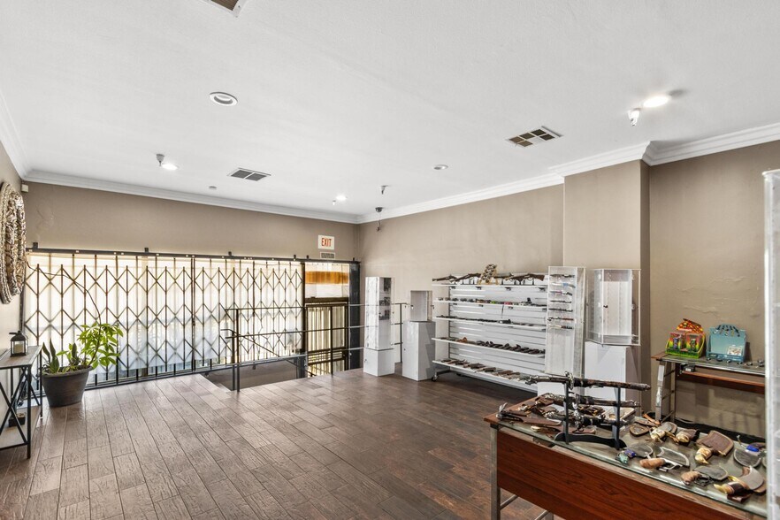 More Photos Of 6310 Corsair St, Commerce Manufacturing For Sale