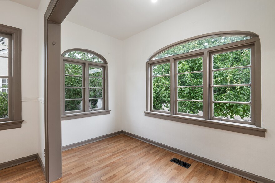 More Photos Of 191 SW 5th Ave, Ontario Specialty For Sale