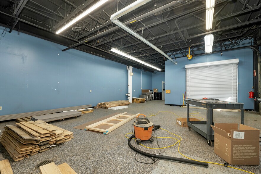 More Photos Of 41 Simon St, Nashua Flex For Lease