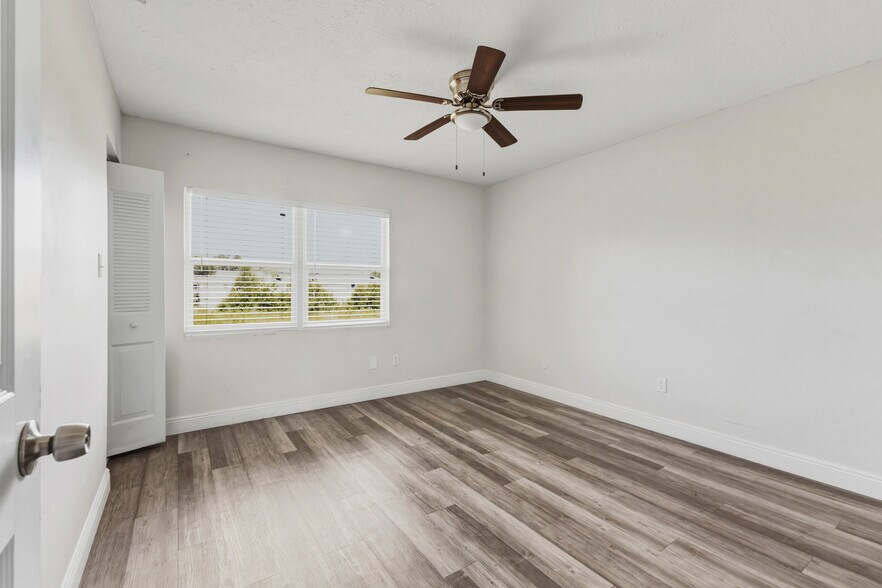 More Photos Of 8412-8420 N Lois Ave, Tampa Apartments For Sale