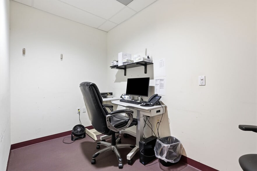 More Photos Of 1568 Woodbourne Rd, Levittown Office For Sale