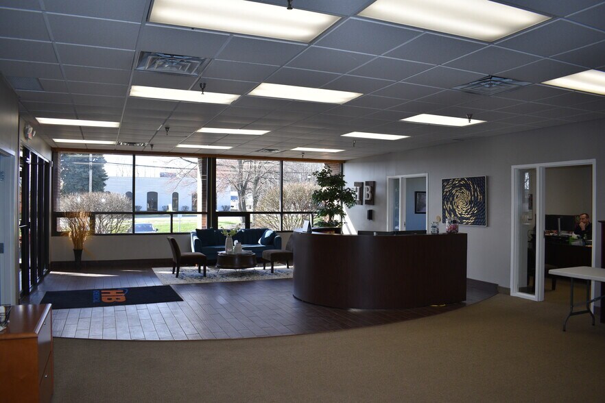 More Photos Of 1665 Enterprise Pky, Twinsburg Manufacturing For Lease
