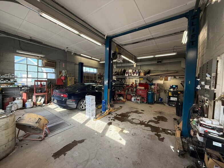 More Photos Of 291 Main St, Tullytown Auto Repair For Sale