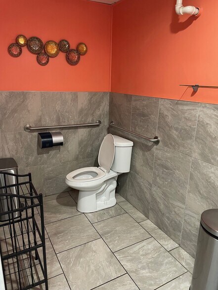 More Photos Of 13 Elm St, Westfield Restaurant For Lease