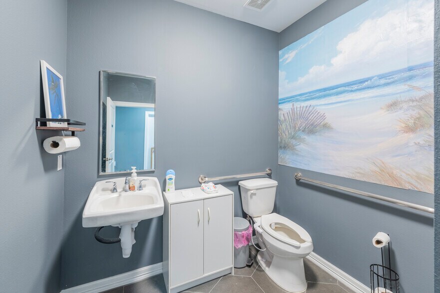 More Photos Of 2743 Smith Ranch Rd, Pearland Office For Sale