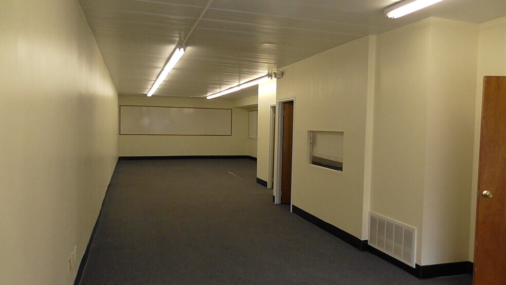 957 Bristol Pike, Cornwells Heights, PA 19020 For Lease