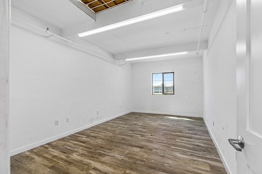 More Photos Of 1767 Standard Ave, Glendale Office For Lease
