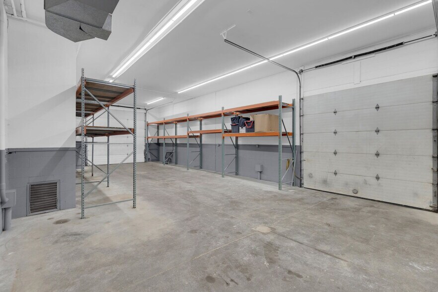 More Photos Of 75 Commerce Cir, Durham Service For Lease