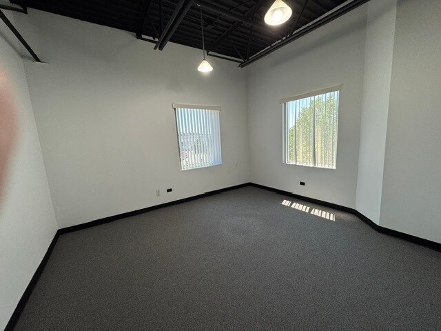 More Photos Of 2600 Beverly Court, Suite 107,, Aurora Light Distribution For Lease