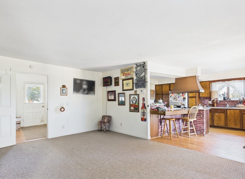 More Photos Of 6640 State Route 5 and 20, Bloomfield Manufacturing For Sale