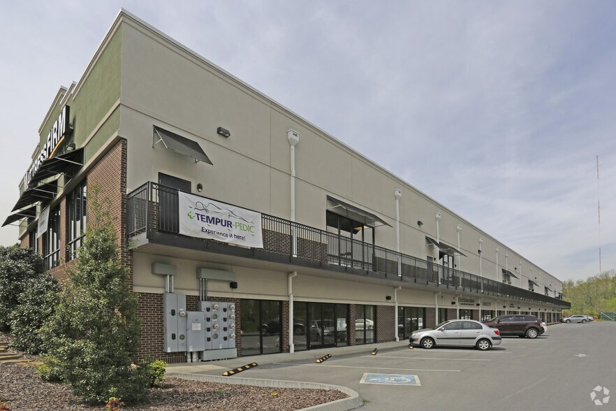 More Photos Of 1880 N Eastman Rd, Kingsport Storefront For Lease