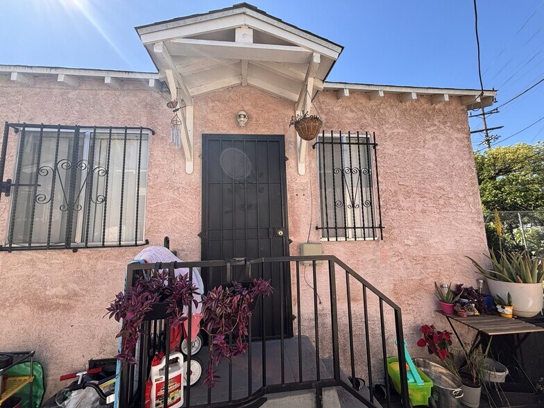 More Photos Of 4106 S San Pedro St, Los Angeles Apartments For Sale