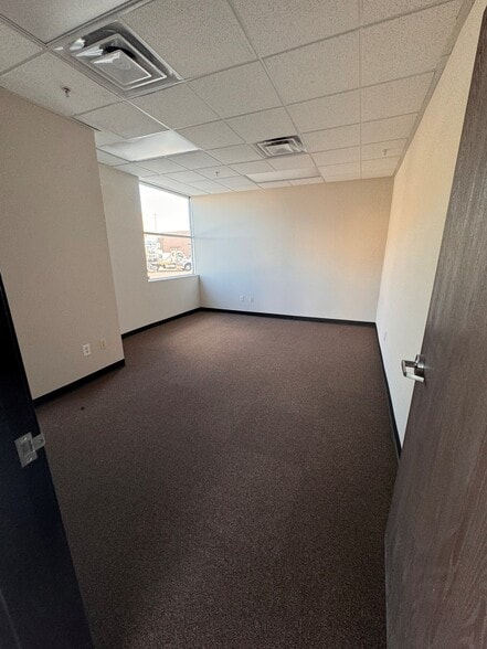 More Photos Of 2965 Coleman St, North Las Vegas Distribution For Lease