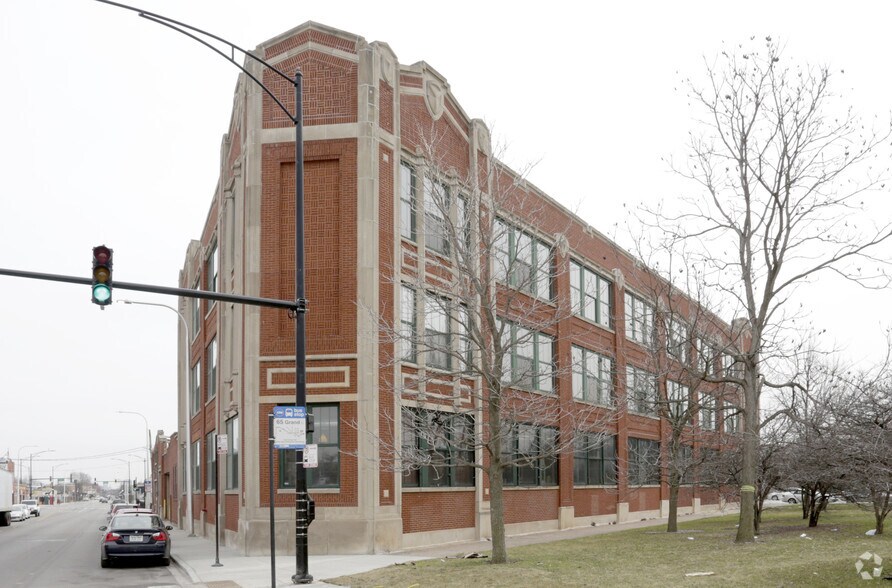 More Photos Of 2950 W Chicago Ave, Chicago Loft Creative Space For Lease