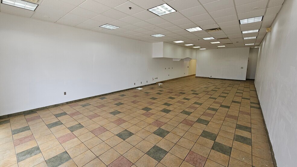 More Photos Of 5860-5990 Sashabaw Rd, Independence Township Unknown For Lease