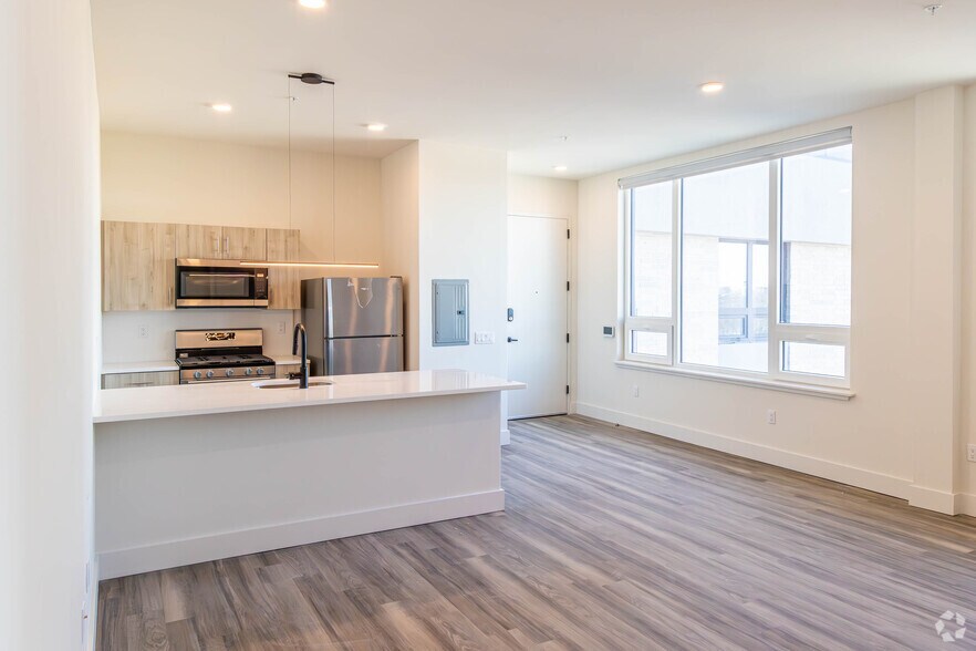More Photos Of 55 Washington St, East Orange Apartments For Sale
