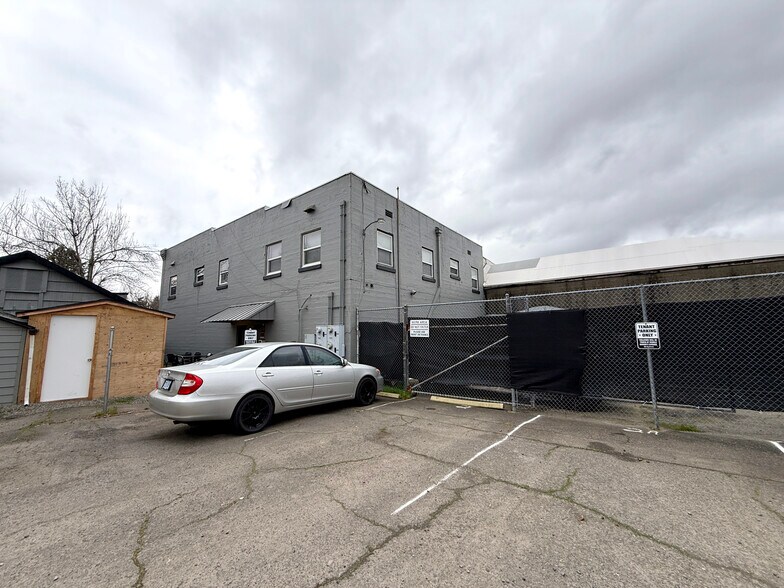 More Photos Of , Salem General Retail For Sale