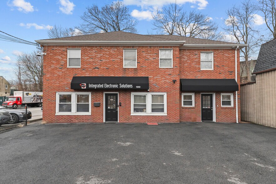 More Photos Of 1050-1052 Mamaroneck Ave, Mamaroneck Office Residential For Sale