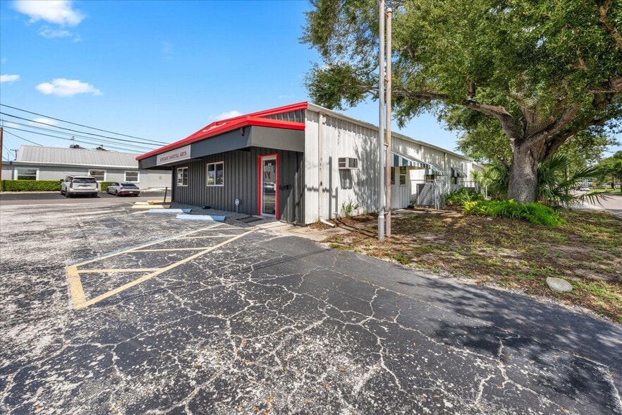 More Photos Of 1901 13th Ave N, Saint Petersburg Distribution For Lease