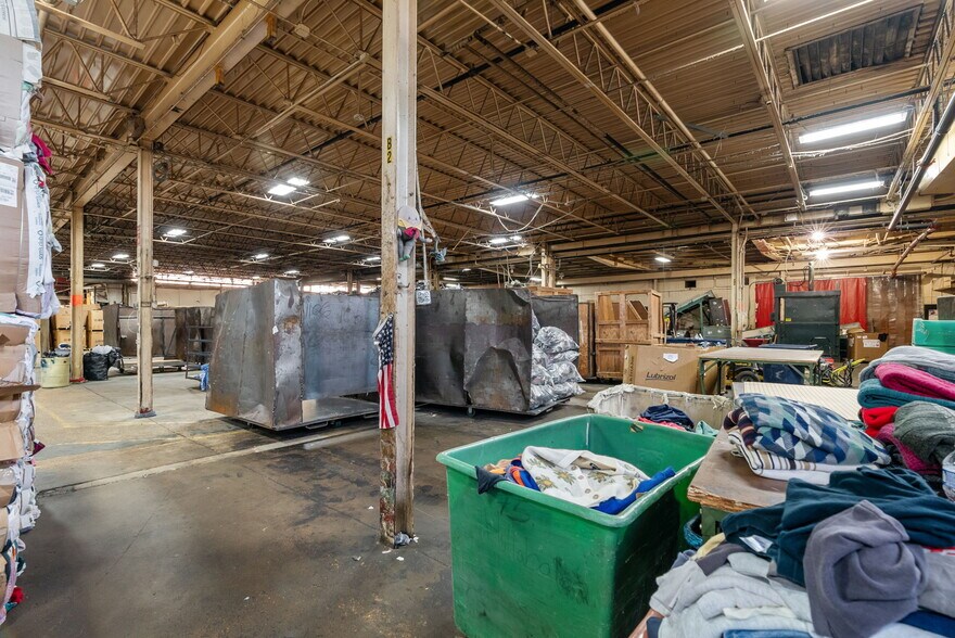 More Photos Of 8122 Reilly Ave, Saint Louis Manufacturing For Sale